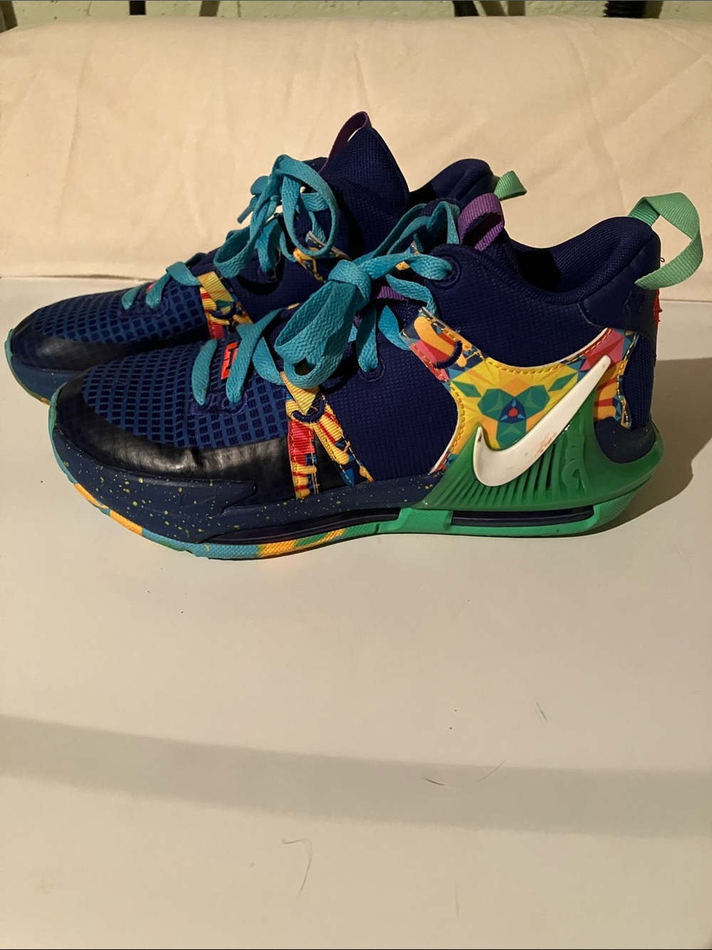 Kids Nike LeBron Witness 7 GS